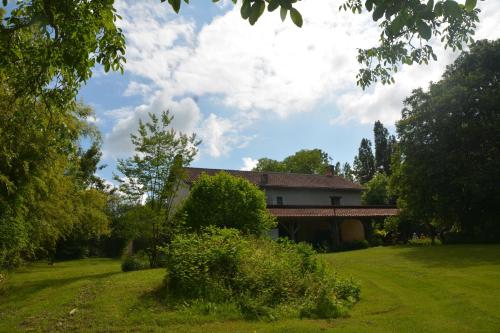 Maison de vacances Domaine d azac Azac Usson-du-Poitou