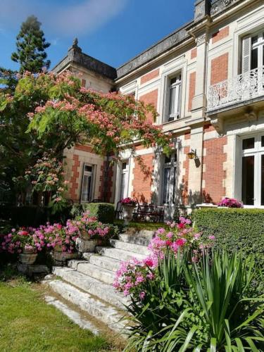 Domaine de Champ rose + piscine chauffée, couverte Saint-Laurent-de-Belzagot france