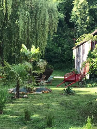 B&B / Chambre d'hôtes Domaine de l'Ocrerie 8 Rue du 24 Août 1944 Pourrain