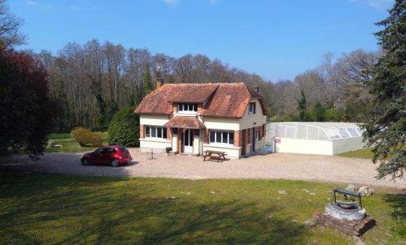 Maison de vacances Domaine de la dijonniere Le pavillon La Dijonnière, 18410 Clémont