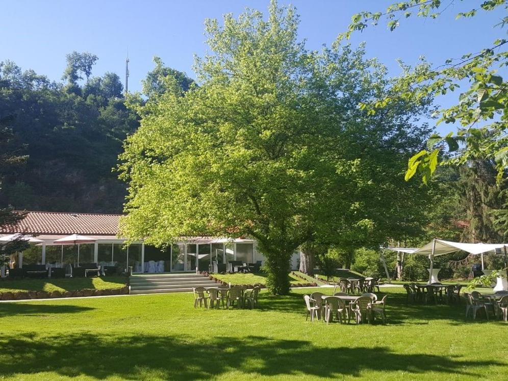 Maisons de vacances Domaine de la Palle Rue du général de gaulle, 63230 Pontgibaud