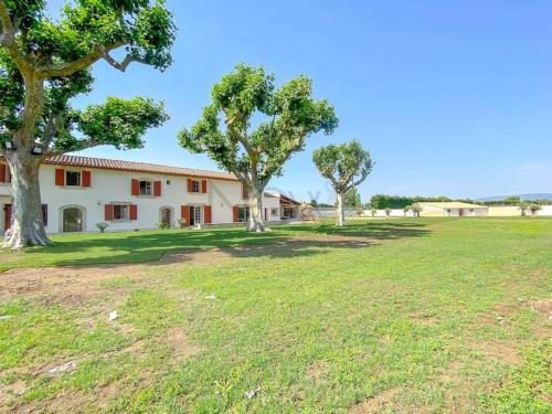 Villa Domaine de la Toumanque- Mas provençal rénové- 4 chambres - 14 couchages Route de Cavaillon Les Vignères