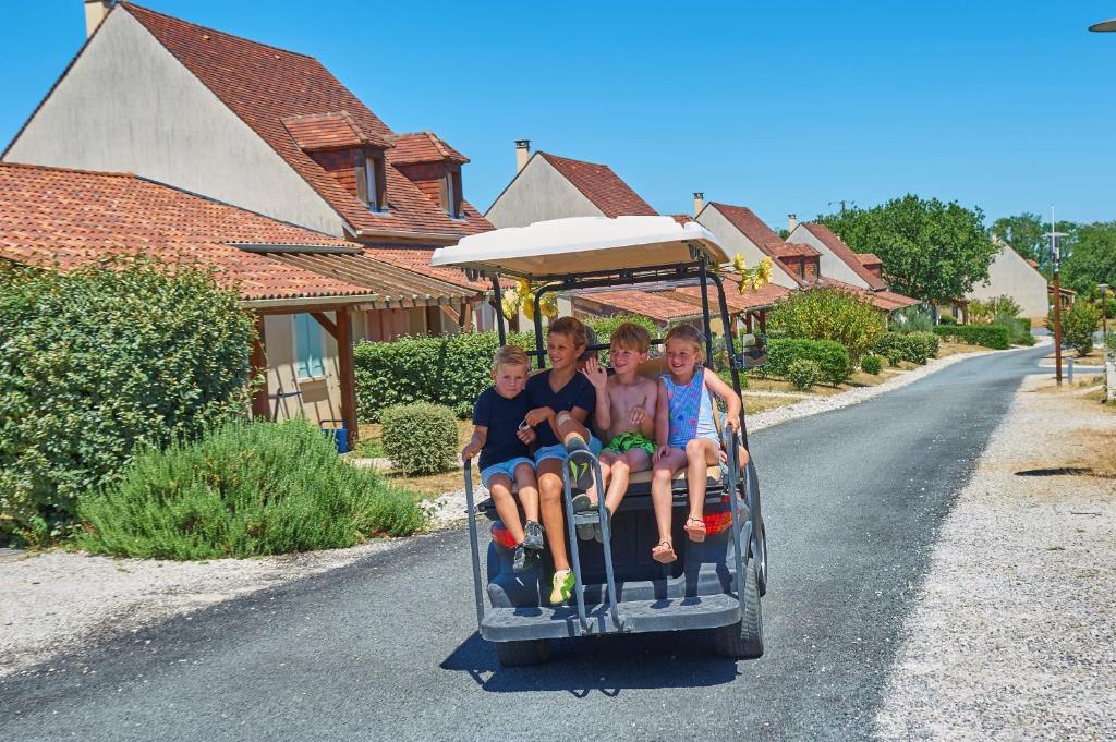 Maisons de vacances Domaine de Lanzac Grézelade Nord, 46200 Lanzac