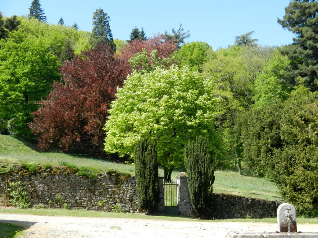 Maison de vacances Domaine de Montmery sa piscine son jardin ses espaces La Ferme de Montmery Domaine de Montmery, 87240 Ambazac