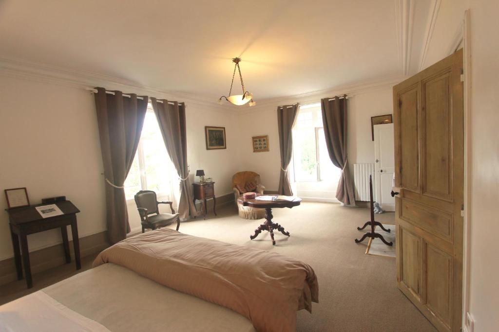 B&B / Chambre d'hôtes Domaine de Planchoury Château de Planchoury N°2 route de Planchoury, 37130 Saint-Michel-sur-Loire