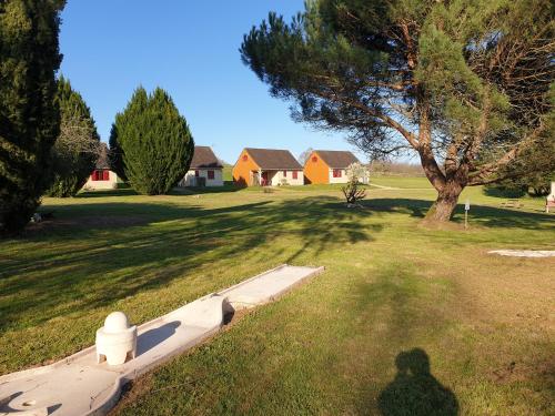 Maisons de vacances Domaine de Vaulatour. Lieu-dit Vaulatour Payzac