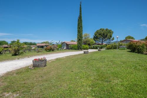 Appartements Domaine des Bridoux Village de Gîtes Route de Villedieu Mirabel-aux-Baronnies