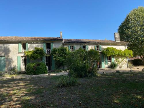 Domaine des glycines Lussac france