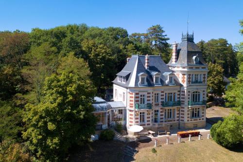Villa Domaine des Myosotis, total 5 Avenue Claude Dellys Saint-Honoré-les-Bains