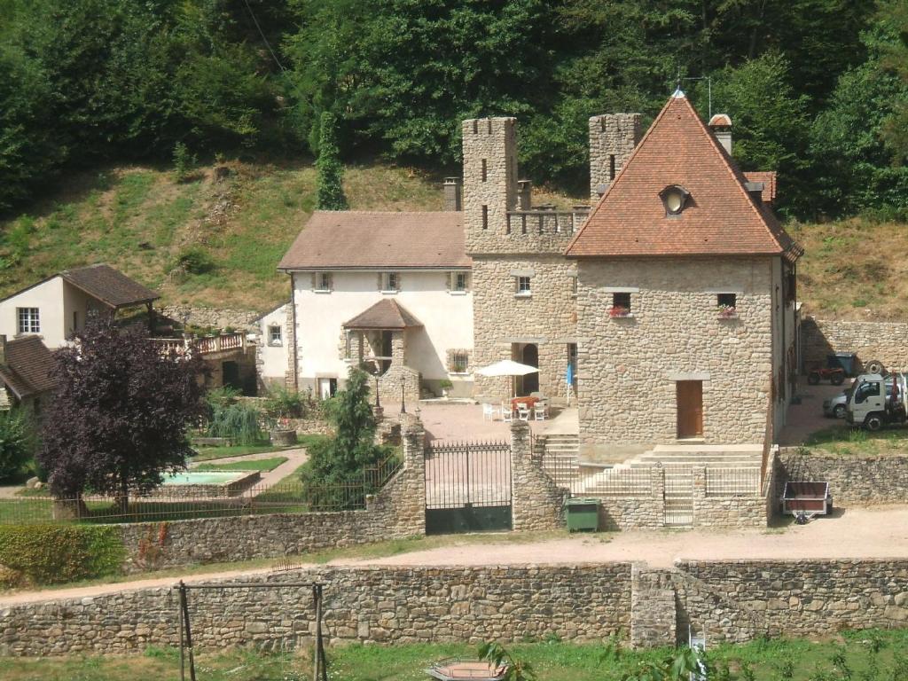 Maison de vacances Domaine Du Bas De Chene 1, chemin du Bas de Chêne, 71200 Saint-Sernin-du-Bois