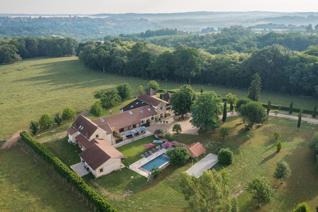 Maison d'hôtes Domaine du Bugassou, Chambres, Table d'hôtes & SPA Bugassou, 24170 Belvès