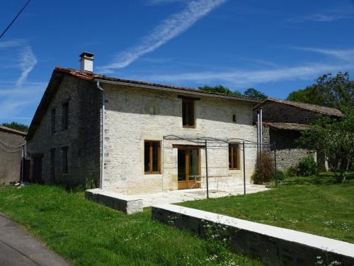 Domaine du Clos de la Touche Parc et Piscine Chaunay france