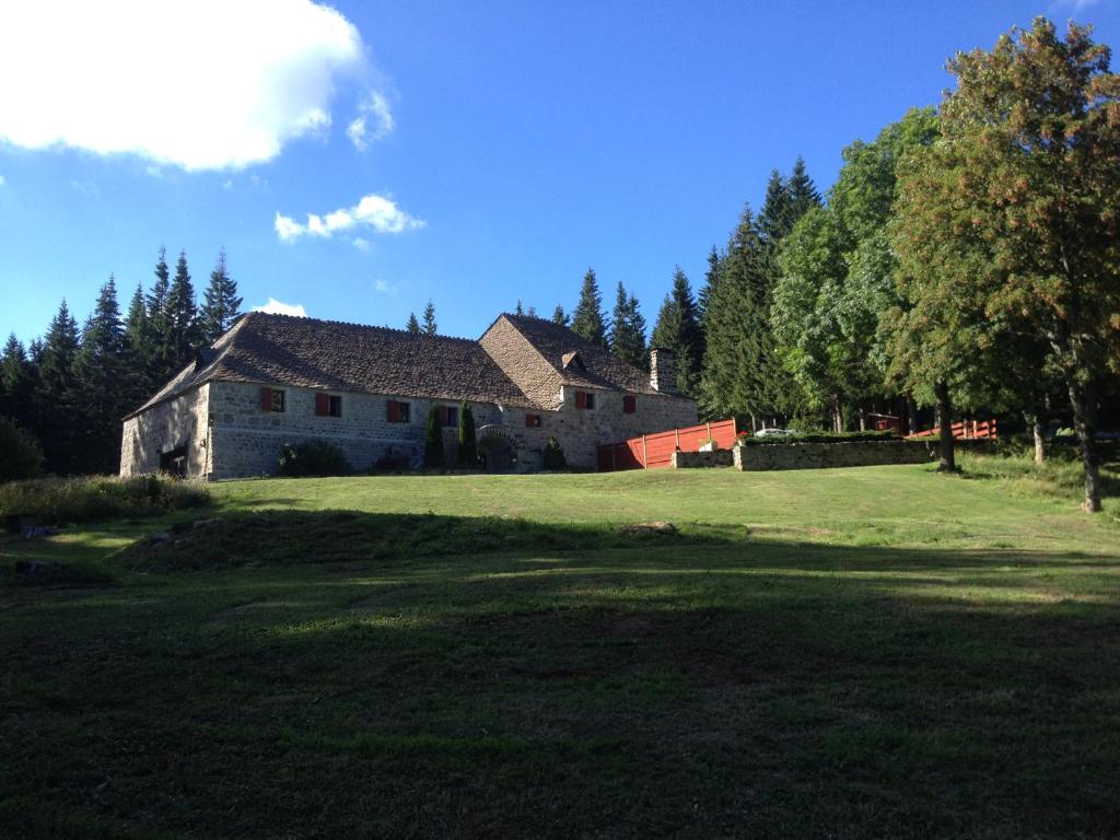 Hôtel Domaine du Lac Ferrand D 536, 07510 Saint-Cirgues-en-Montagne