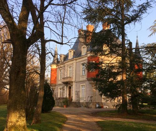 B&B / Chambre d'hôtes Domaine du Perrier Le Perrier 730 Route de la Bastie Sainte-Agathe-la-Bouteresse