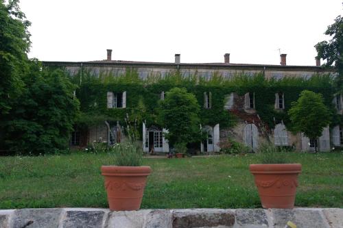 B&B / Chambre d'hôtes Domaine du Peyron 5 Place du Pontet Quintenas