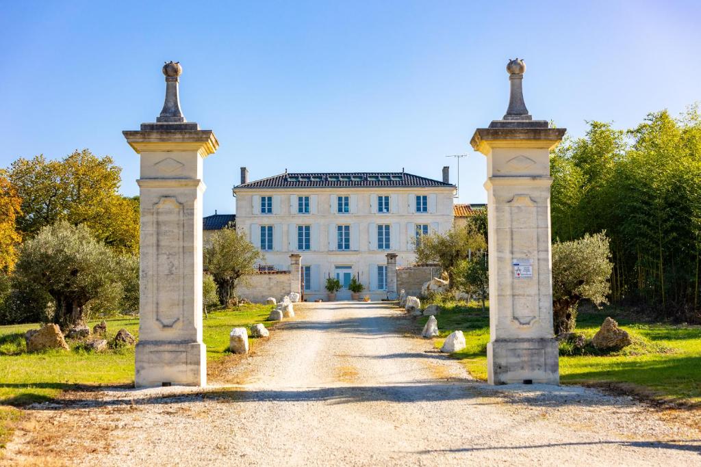 Appartements Domaine Les Hauts Du Plessis Chemin des Chais, 16170 Mareuil