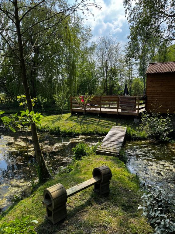 Camping Dôme au bord de l eau Rue Wasselin, 02120 Vadencourt-et-Bohéries