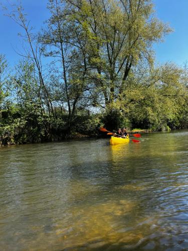 Dôme au bord de l eau Vadencourt-et-Bohéries france