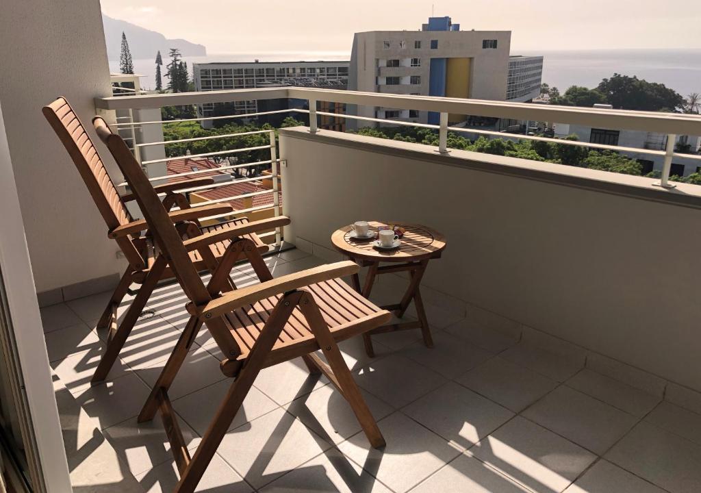 Appartement Dona I House - In Funchal with free parking Rua do Infante Santo Res. Costa do Sol IV. Bloco A. Apt: 5P, 9000-012 Funchal