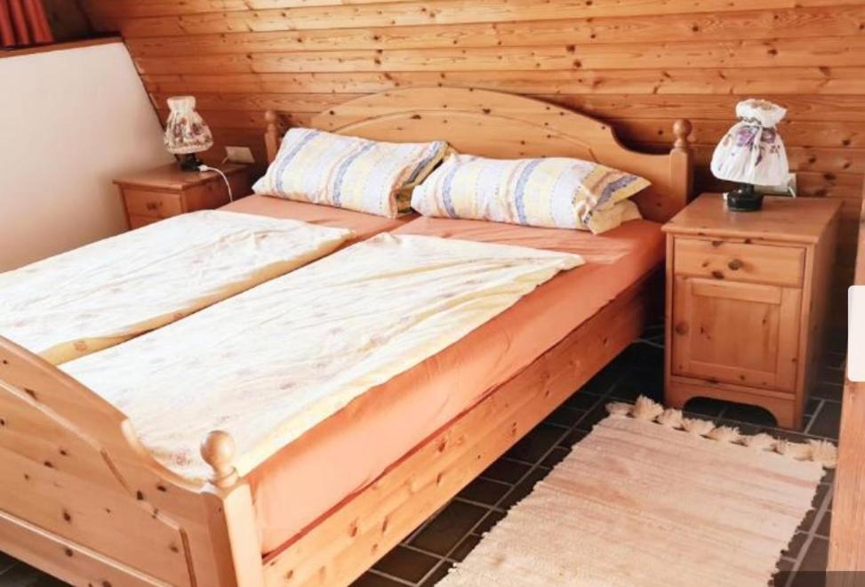 B&B / Chambre d'hôtes Doppelzimmer Waldblick 23 Schloßstraße, 72820 Sonnenbühl