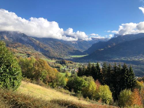 Double Appartement T4 et Studio 118m2 Vue Panoramique sur le Grand Massif et Mt Blanc, plein sud Verchaix france