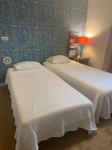 Double room&comfortable&Lisbon&Cascais&beach&pool Caxias portugal