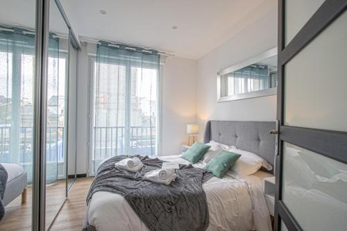 Appartement DOUCES NUITS CAENNAISES - Parking Privé inclus, centre ville 86 bis Rue Basse Caen