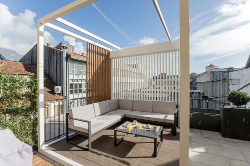 Downtown Duplex w/ Amazing Terrace by LovelyStay Porto portugal