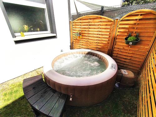 Maison d'hôtes Dream of Mediterranean house, Jacuzzi, BBQ, Délices ensoleillés 5 Rue de Malte Sartrouville
