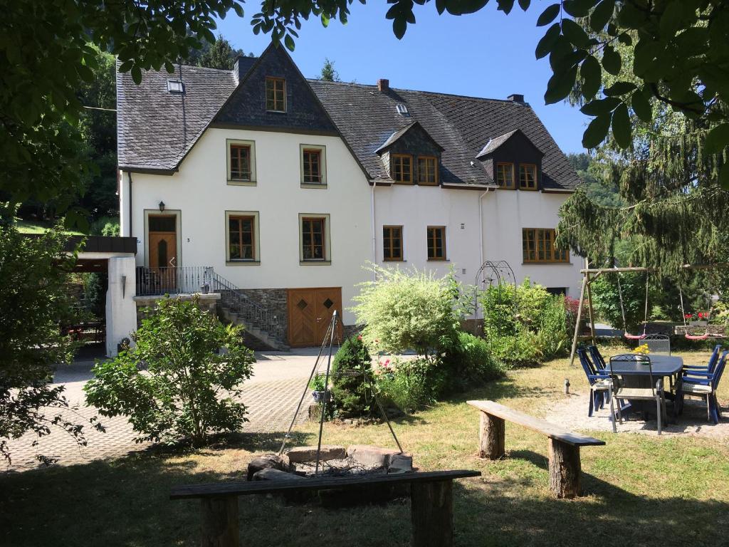 Maison de vacances Dreiherrenmühle 4 Mühlental, 56856 Zell