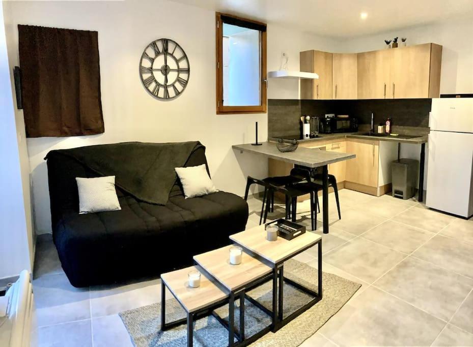 Appartement Duplex au coeur du village 11 Rue Rouguière, 04190 Les Mées