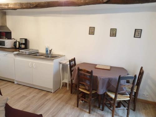 Appartement duplex au pied de l enclos 7 Rue de Saint-Sauveur Lampaul-Guimiliau