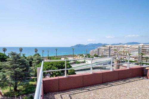 Appartement Duplex avec vue sur mer et piscine 5 2 Avenue Francis Tonner Cannes