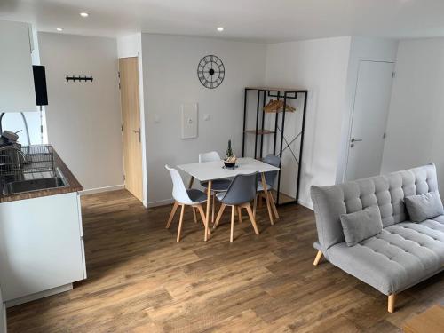 Appartement Duplex calme et cosy II 17 Rue Tristan Corbière 2ème étages droite Concarneau