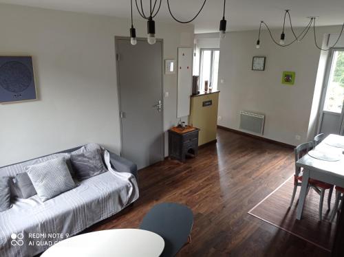 Appartement Duplex dans maison de caractère - Vue montagnes 17 Rue de l'Église Beaucens