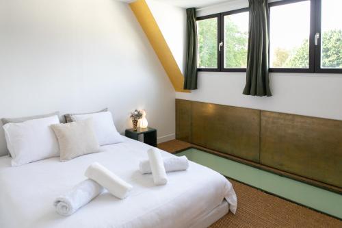 Appartement Duplex Design - in the heart of Fontainebleau's forest - Climber's dream - Few min walk from the most emblematic climbing spots of Fontainebleau - TroisPignons - Overlooking the park of a castle - Ideal Digital Nomad, business trip Batiment C Résidence Château de Chambergeot Noisy-sur-École