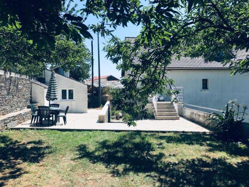 Maison de vacances duplex house un center village Rua de sao roque Campeã