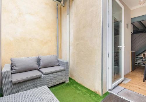 Duplex-terrasse-parking-climatisation Bordeaux france