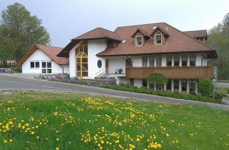 Hôtel DZT-Schwarzwaldhotel garni Brestenbergweg 2, 78089 Unterkirnach