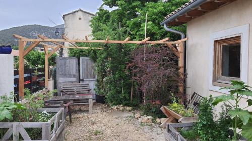 Eco gîte dans les vignes Rousset-les-Vignes france