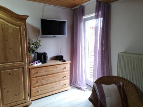 B&B / Chambre d'hôtes Edel Weiss Gästezimmer 2 Hauptstraße Ortsteil Nammering Fürstenstein
