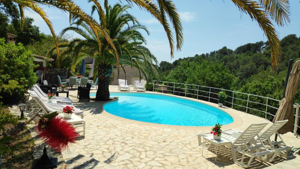 Villa Eden Roc Villa near Cannes, Swimmingpool Sauna & Quiet 540 Chemin de la Miaine, 06330 Roquefort-les-Pins