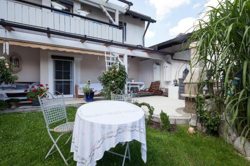 Appartement Edle Ferienwohnung, Idylle pur Feldweg 14 Pöcking