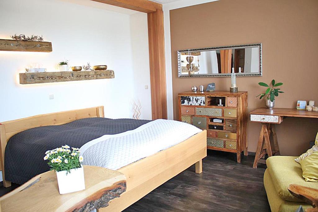Maison d'hôtes Ehem. Sächsisch-Bayrischer Hof Herlasgrün - Bahnhofstraße 9 1. OG, 08543 Pöhl