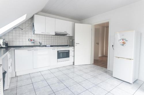 Appartement Eindrucksvolles Gruppen– und Monteursloft 64 Rosenstraße Edingen-Neckarhausen