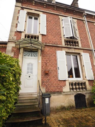 Villa Elegant Bourgeoise Style House with Garden 6 Avenue Georges Clemenceau Laon