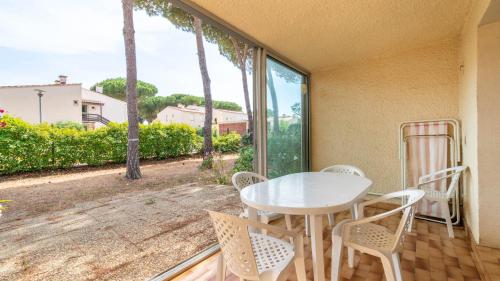 Appartement Eleuthera- 211- Appart loggia vitree- 5 pers Avenue de Cassiopée Le Cap d\'Agde