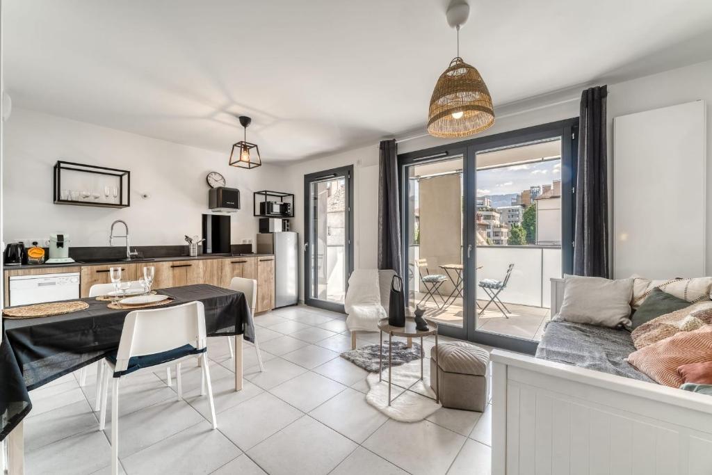 Appartement Emergence - Beau T1 pour 2 personnes balcon et garage 13 avenue de Cran, 74000 Annecy