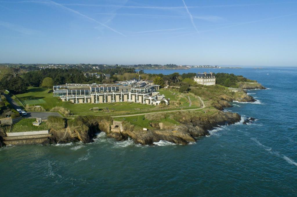 Hôtel Emeria Dinard Hotel Thalasso & Spa 1 Avenue Du Chateau Hébert, 35800 Dinard