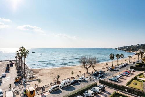 Emilie - panoramic sea views, beach facing Vallauris france